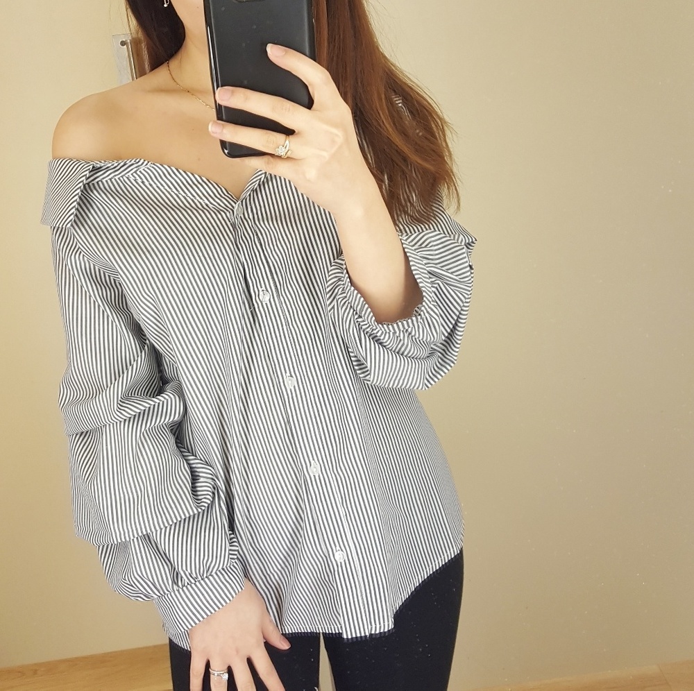 NWT Sienna Sky Off-The-Shoulder Button Down Shirt